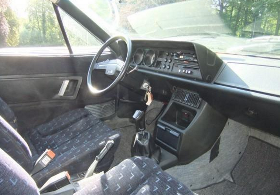 Lancia Gamma COUPE 1982 Pininfarina interior